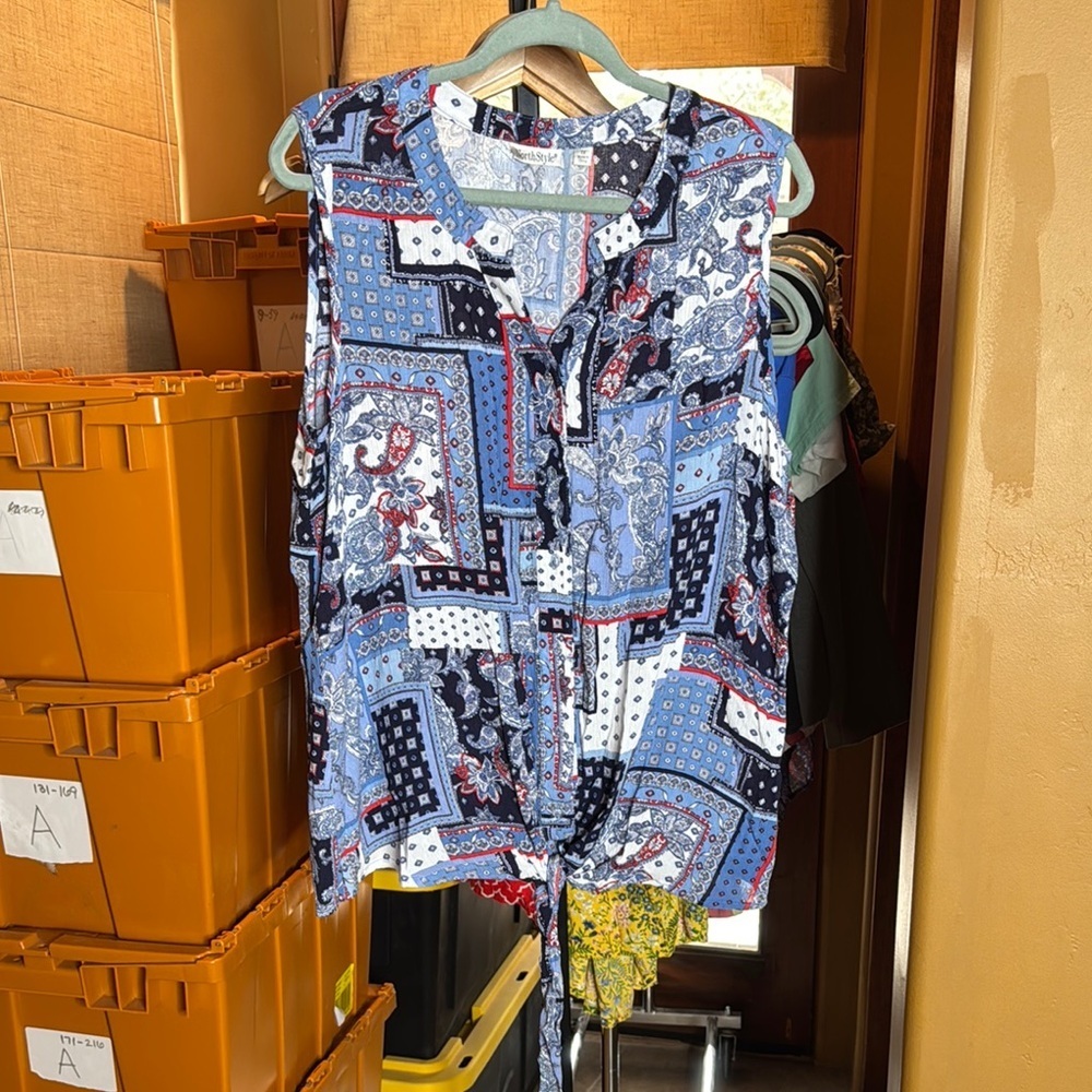 NorthStyle Paisley Patchwork Sleeveless Blouse Red White Blue Size 1X